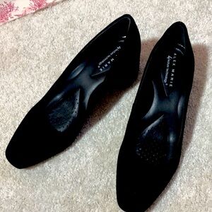 Black suede block heel pumps